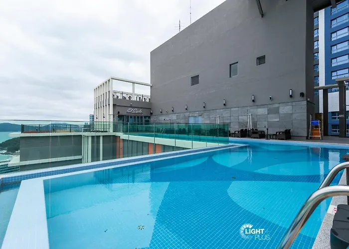 An Emotional With A High-rise View Appartement *