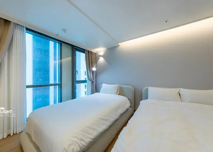 An Emotional With A High-rise View Appartement Busan